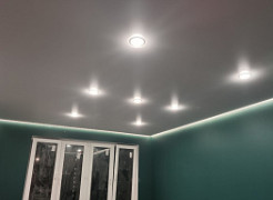 Потолок в зал